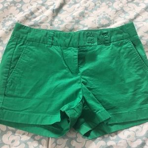 Vineyard Vines size 4 Kelly Green shorts.